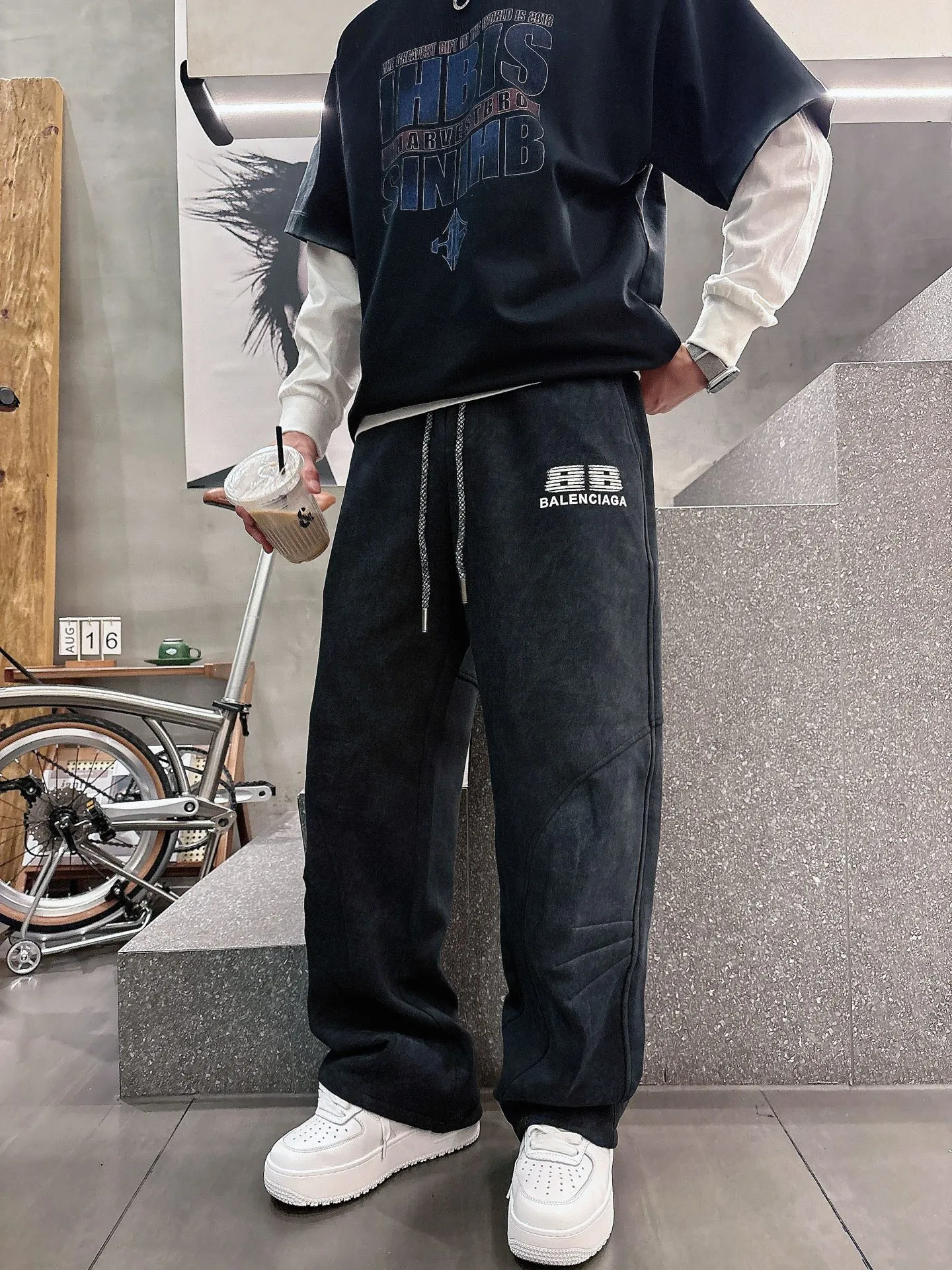 Balenciaga 🆕2026 Autumn and Winter New Arrival Casual Pants! The official website will be released simultaneously. Brand Classic LOGO casual pants, customized fabrics, excellent comfort and strong touch. Highly recognisable, perfect appearance and craftsmanship. Size:M-3XL